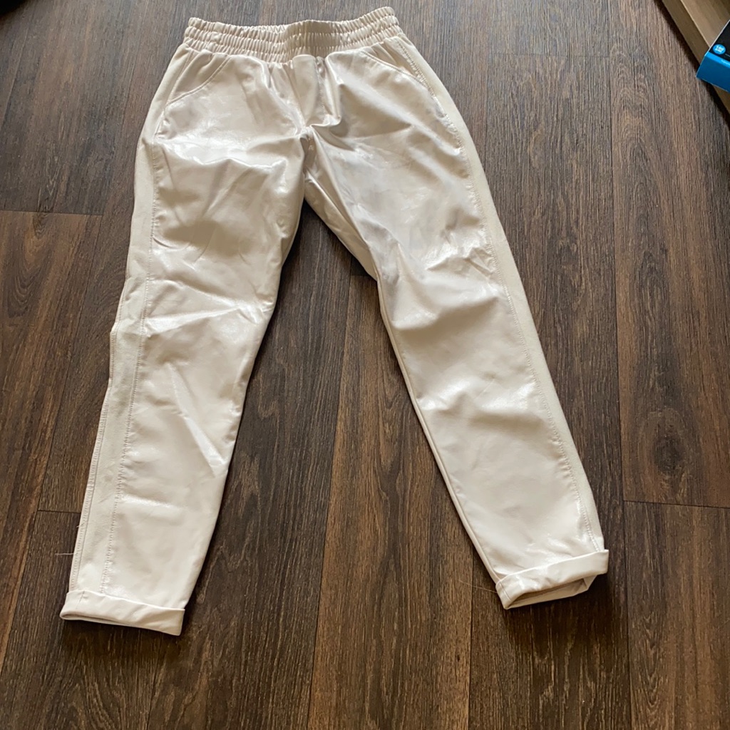 Cuff Tapered Jogger In White